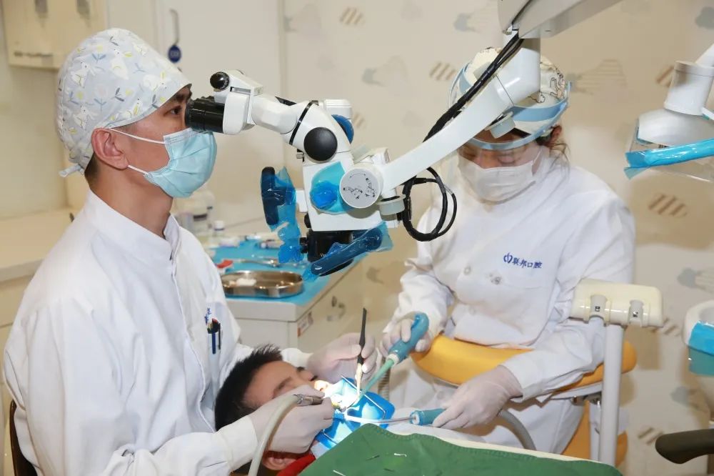 急診日記｜為患者服務 聯(lián)邦口腔醫(yī)院一直在路上