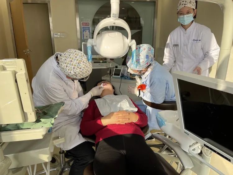 精湛的技術贏得患者的信任