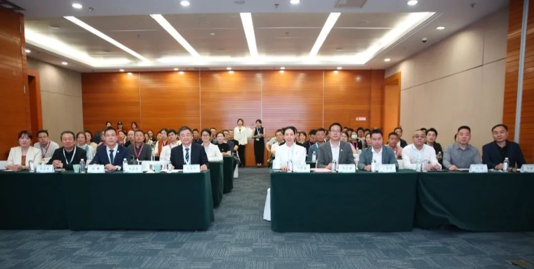 陜西省口腔醫(yī)學(xué)會(huì)民營口腔醫(yī)療分會(huì)承辦的第八屆絲綢之路民營口腔醫(yī)學(xué)會(huì)議圓滿落幕